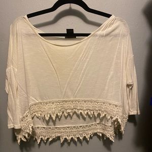Lace 3/4 sleeve crop top